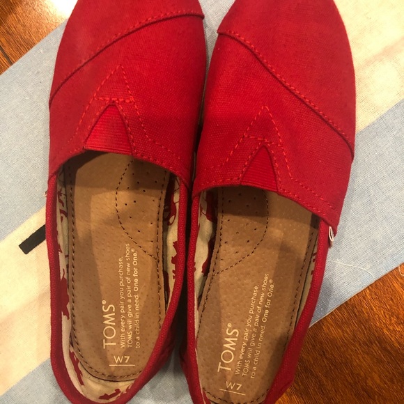 Toms (Red Canvas) - Picture 2 of 6